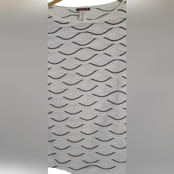 Silvergate brand Pretty Classy Wave Print B&W Shirt With 3/4 Bracelet  Sleeves - Picture 8 of 13